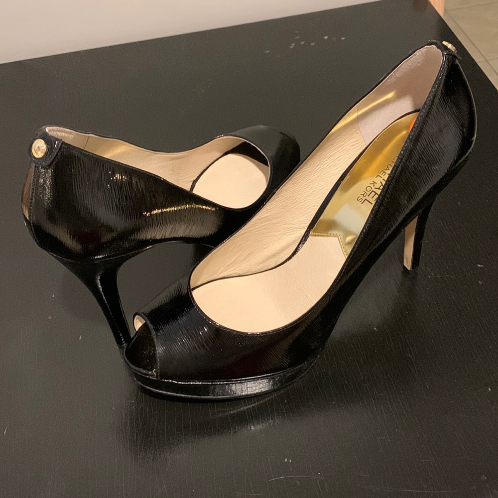 Michael Kors Patent peep toe Pumps